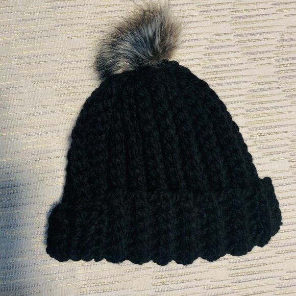 Hand crochet/knit toque - Picture 3 of 5